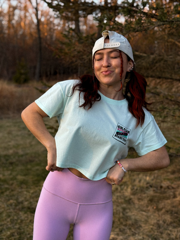 Girls can board too Crop Tee